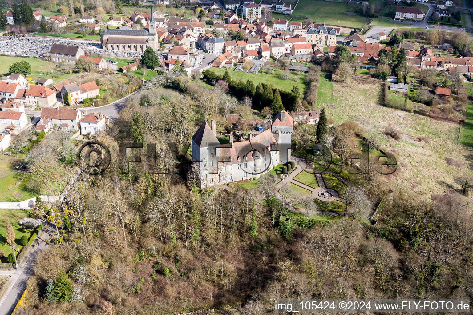 Vue oblique de Épinac dans le département Saône et Loire, France