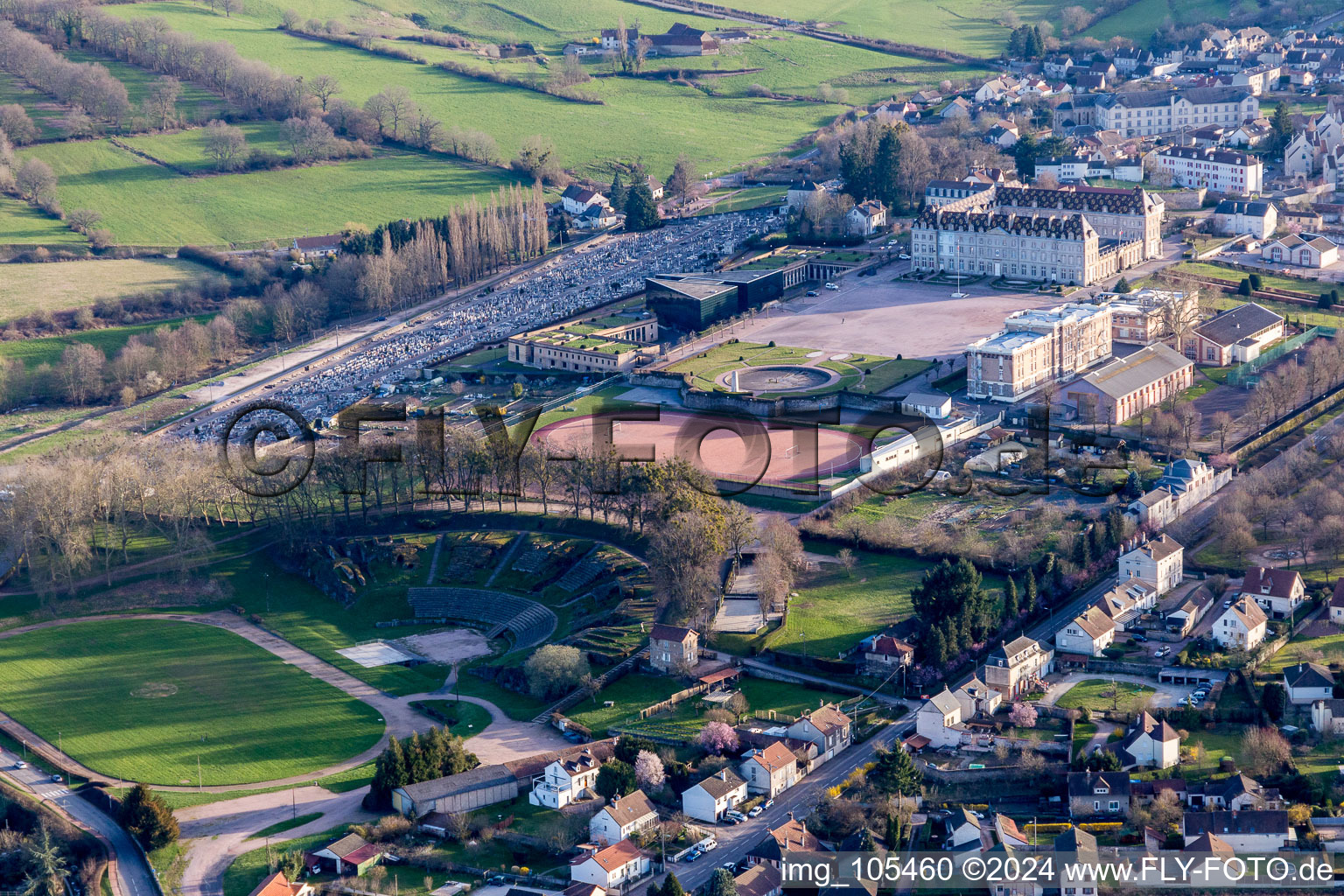 (Bourgogne) à Autun dans le département Saône et Loire, France d'en haut