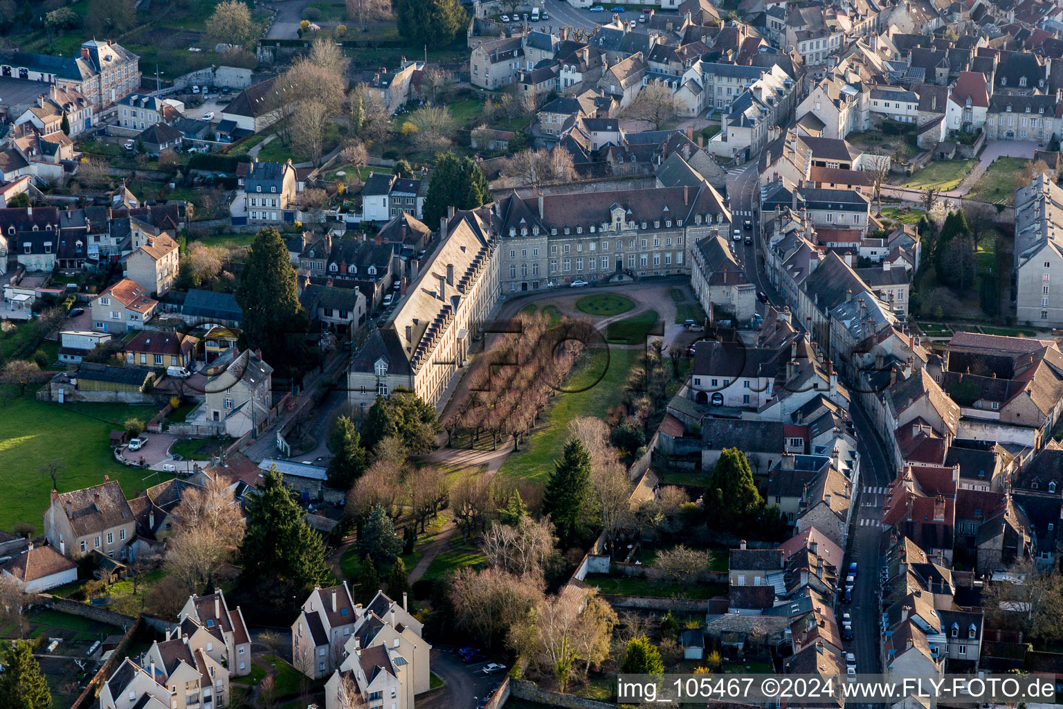 Enregistrement par drone de (Bourgogne) à Autun dans le département Saône et Loire, France