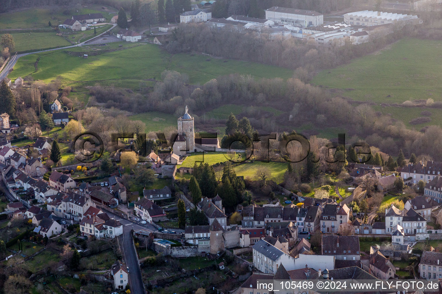 Image drone de (Bourgogne) à Autun dans le département Saône et Loire, France