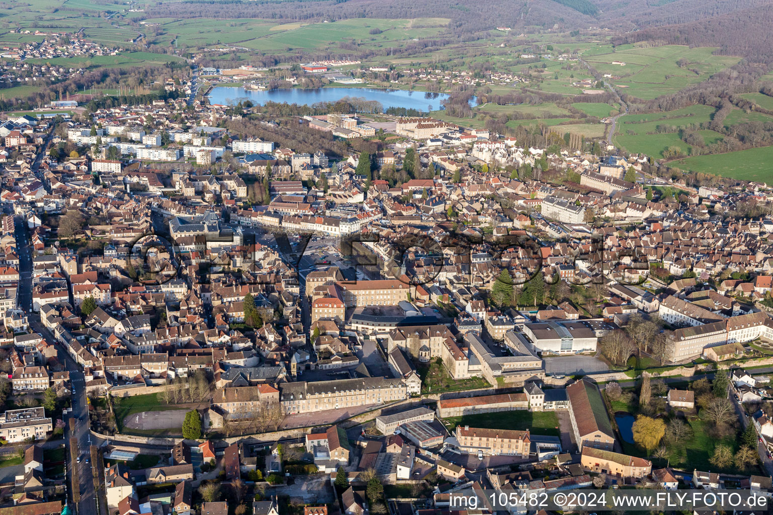 (Bourgogne) à Autun dans le département Saône et Loire, France d'en haut