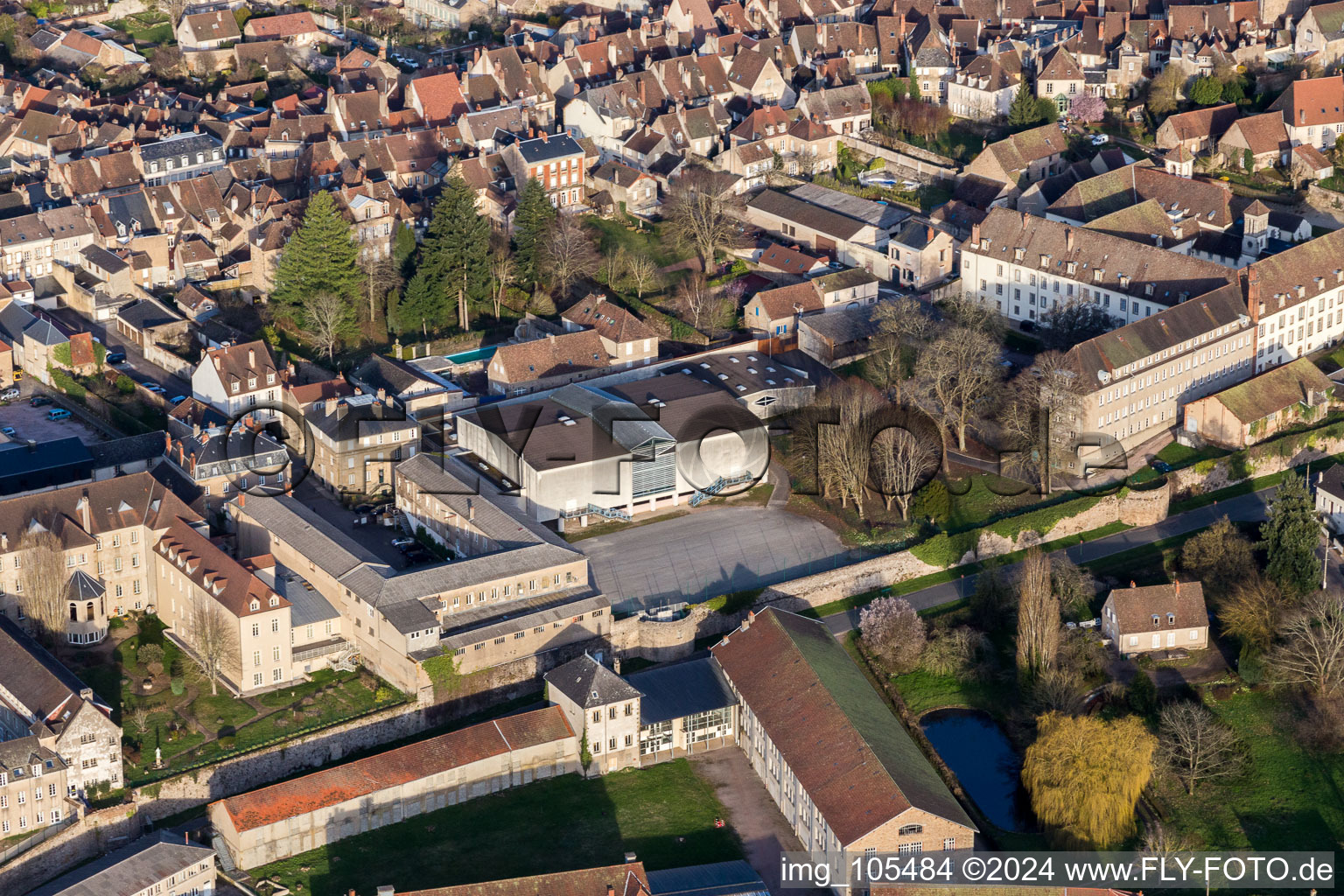 (Bourgogne) à Autun dans le département Saône et Loire, France vue d'en haut