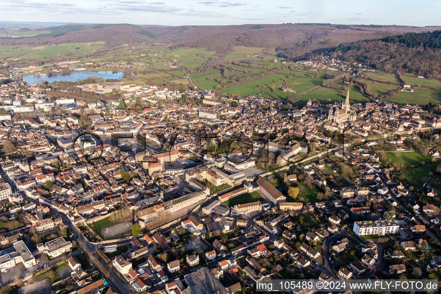 Enregistrement par drone de (Bourgogne) à Autun dans le département Saône et Loire, France