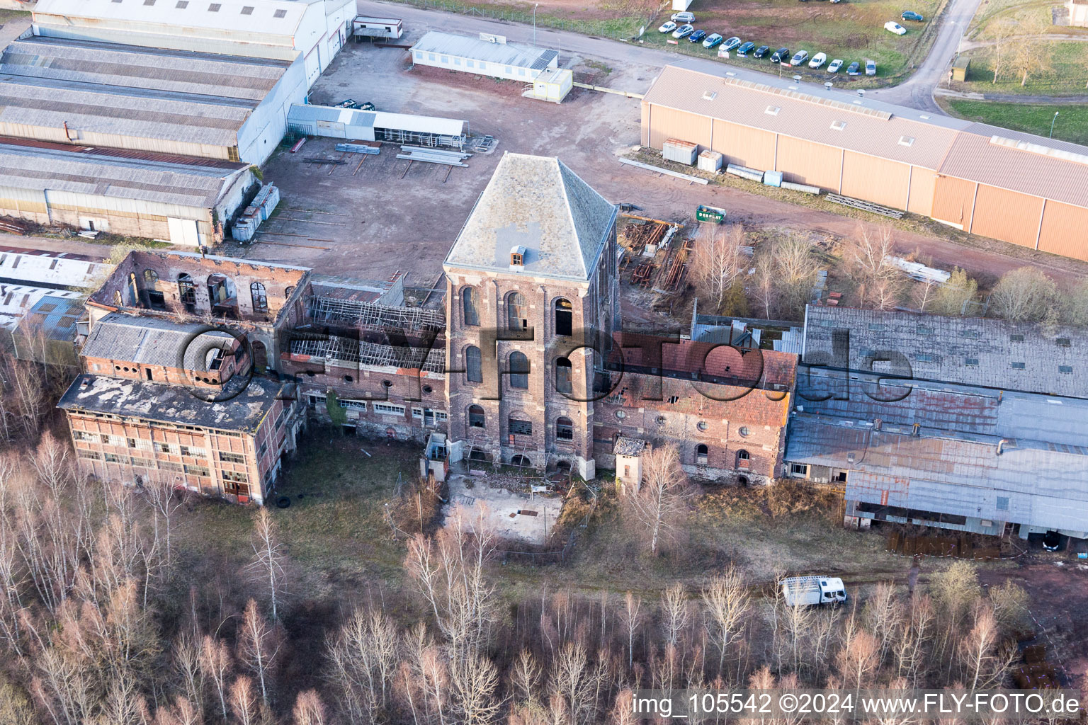Ancienne aciérie (Bourgogne) à Épinac dans le département Saône et Loire, France vue d'en haut
