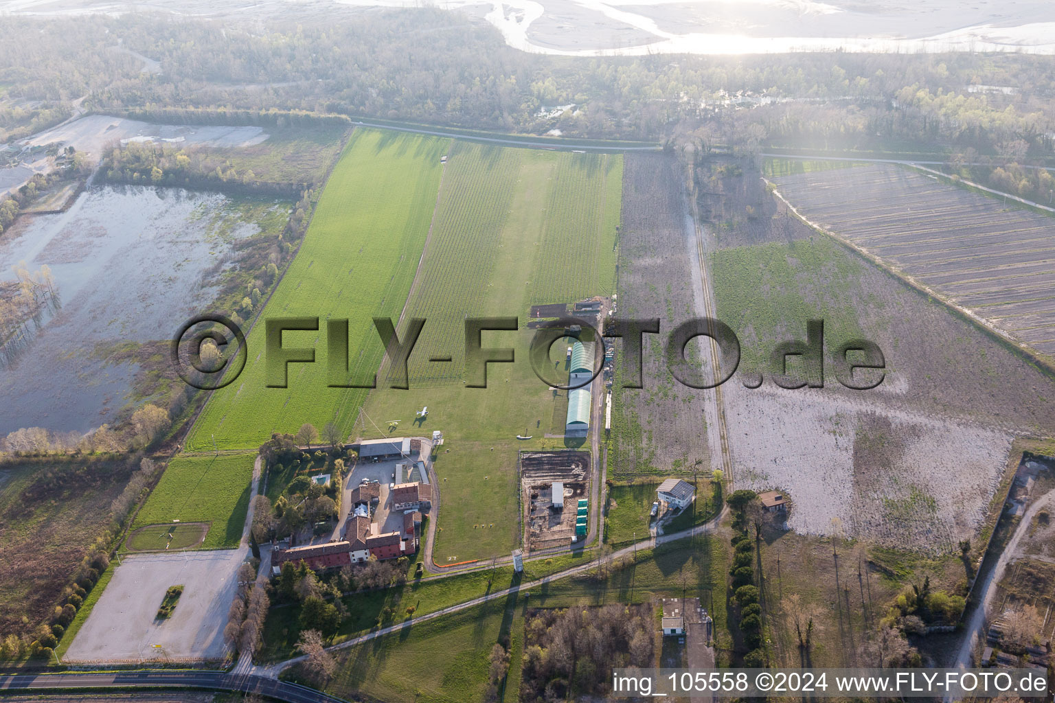 Photographie aérienne de Aérodrome d'Al Casale à Panellia di Sedegliano dans le département Frioul-Vénétie Julienne, Italie