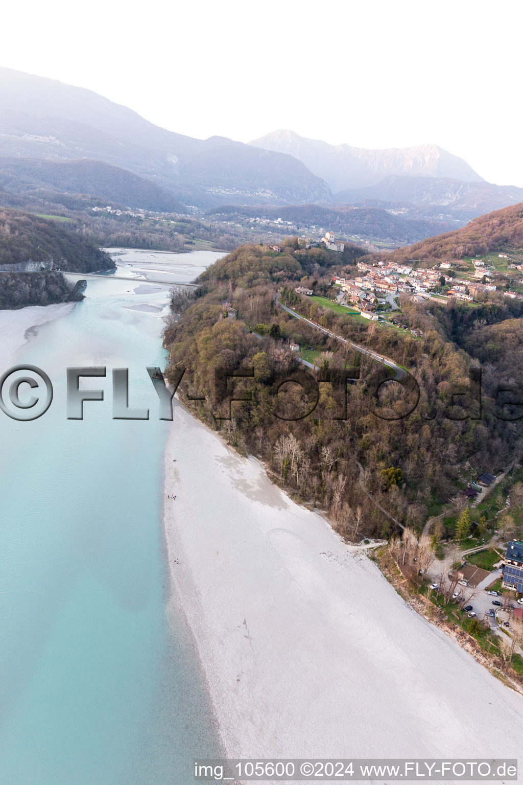 Vue aérienne de Villuzza dans le département Frioul-Vénétie Julienne, Italie