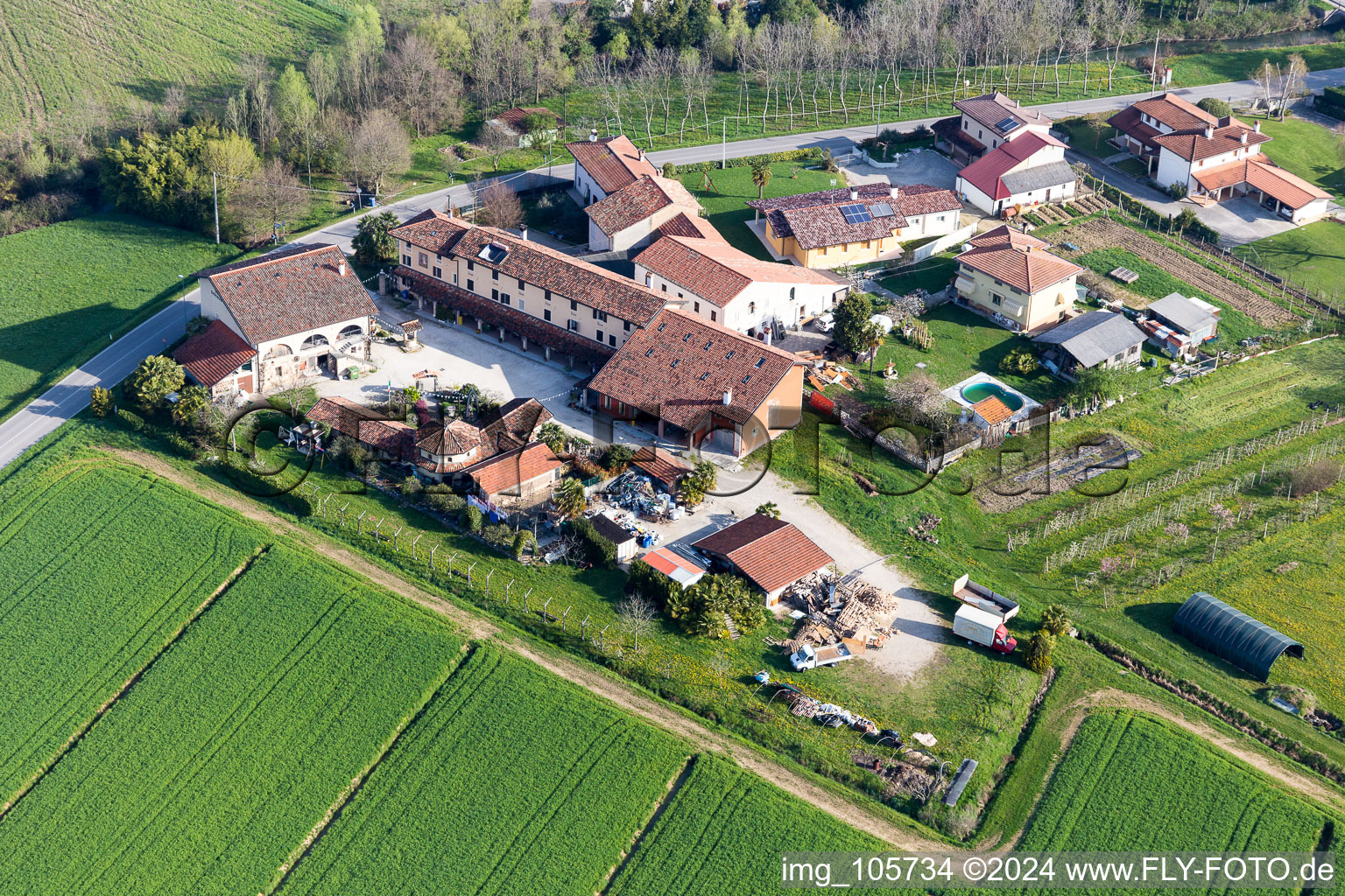 Photographie aérienne de Colle dans le département Frioul-Vénétie Julienne, Italie