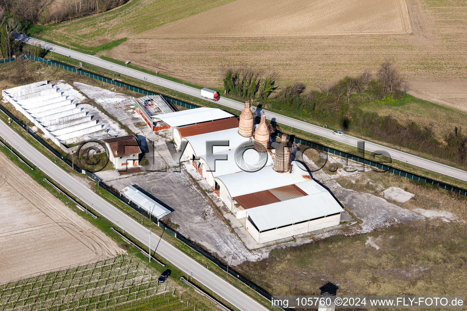 Vue oblique de San Lorenzo dans le département Frioul-Vénétie Julienne, Italie