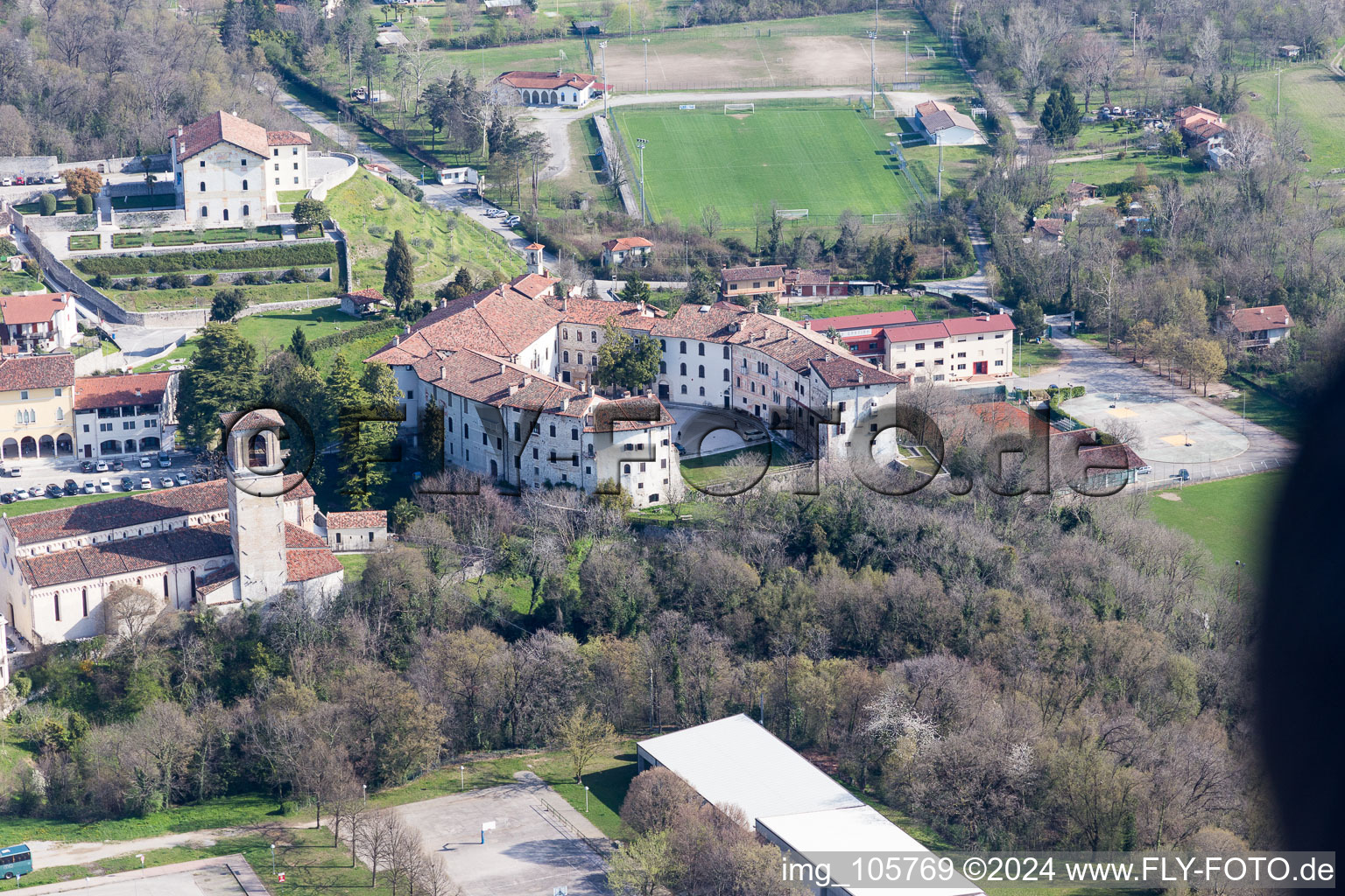 Vue aérienne de Fattoria Martina dans le département Frioul-Vénétie Julienne, Italie