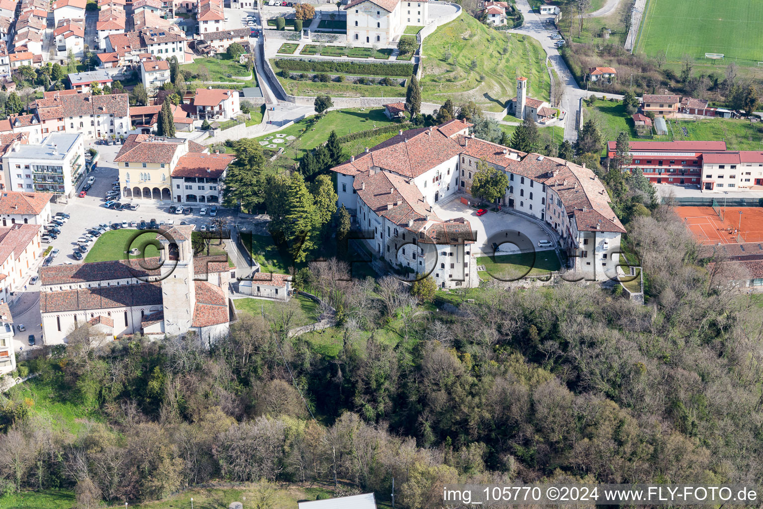 Vue aérienne de Fattoria Martina dans le département Frioul-Vénétie Julienne, Italie