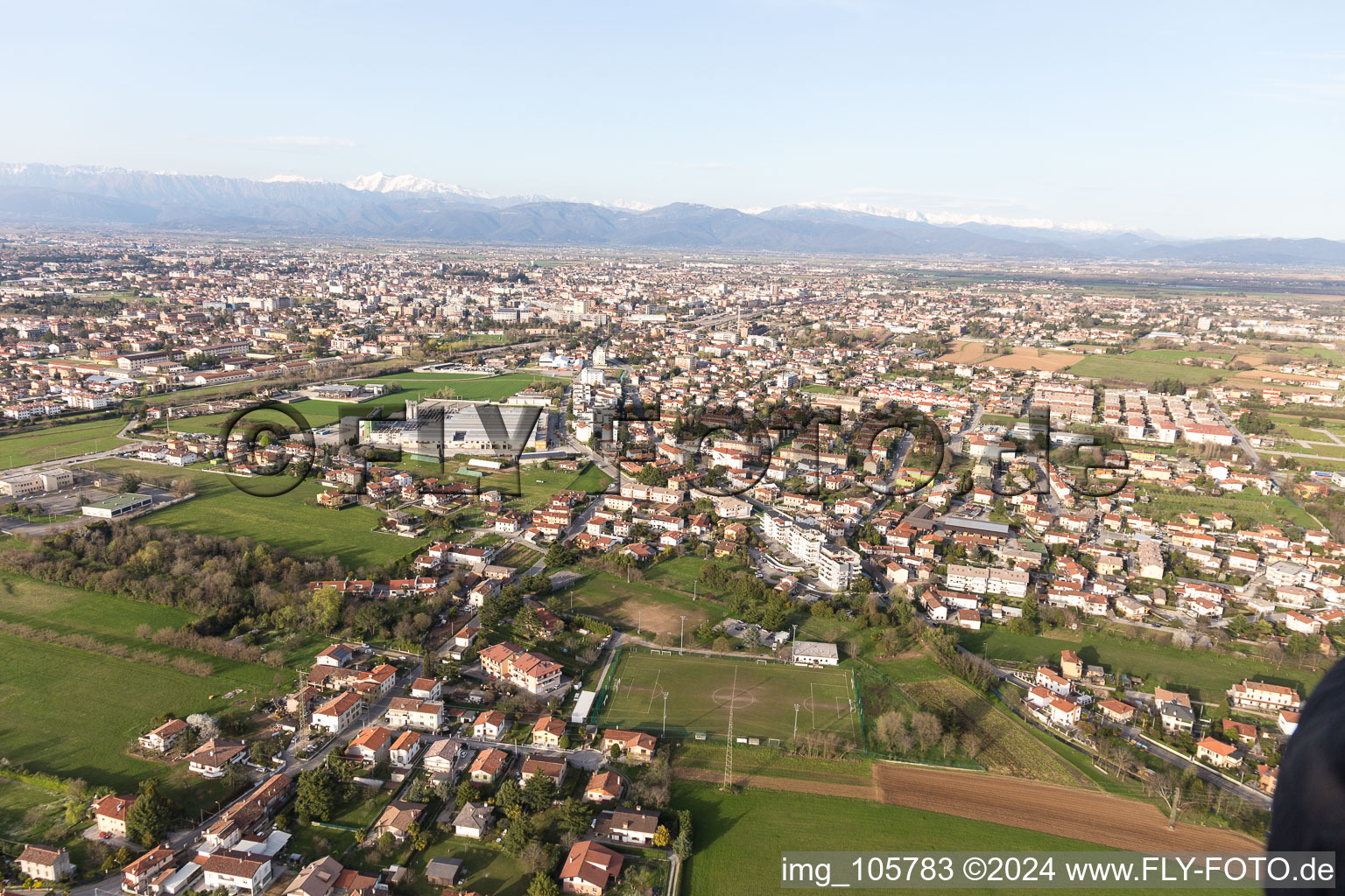 Vue aérienne de Basaldella dans le département Frioul-Vénétie Julienne, Italie