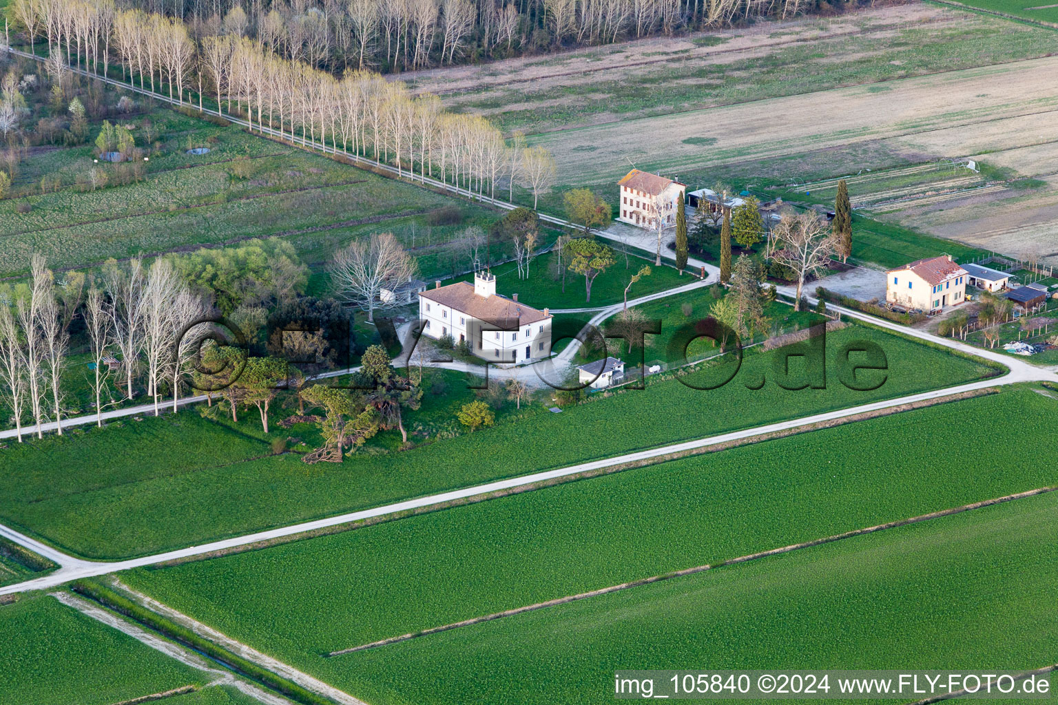 Vue aérienne de Palazzolo dello Stella dans le département Frioul-Vénétie Julienne, Italie