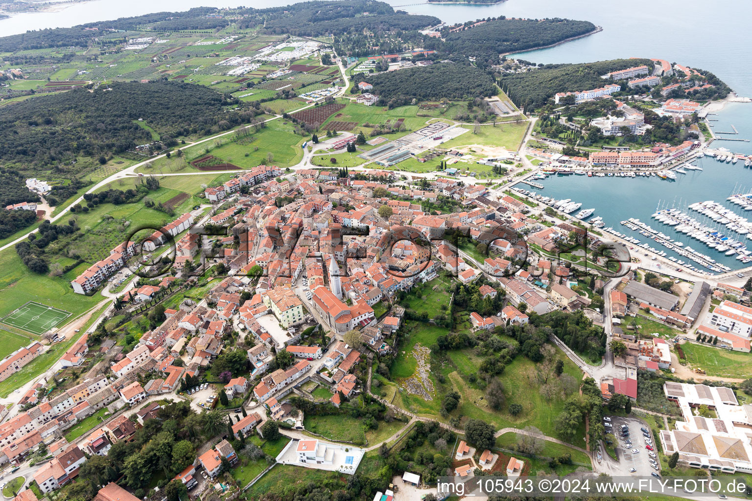 Vrsar dans le département Gespanschaft Istrien, Croatie depuis l'avion