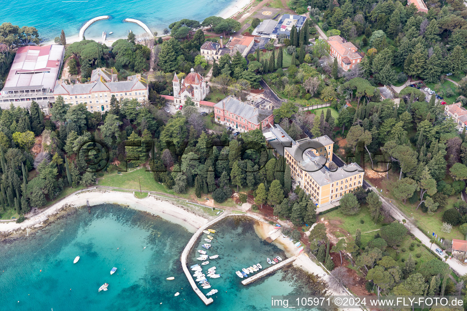 Rovinj dans le département Gespanschaft Istrien, Croatie du point de vue du drone