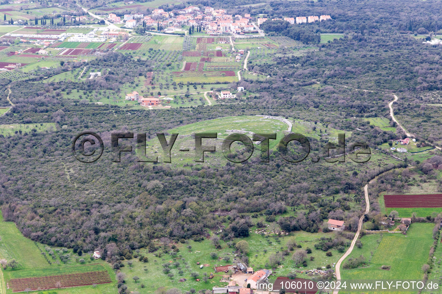 Vue aérienne de Kokuletovica dans le département Gespanschaft Istrien, Croatie