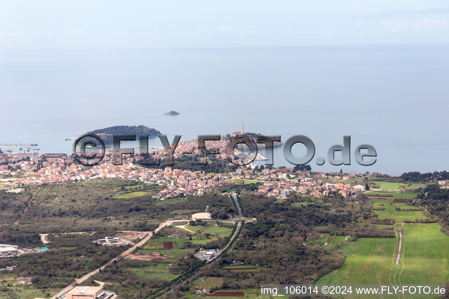 Vue aérienne de Rovinjsko Selo dans le département Gespanschaft Istrien, Croatie