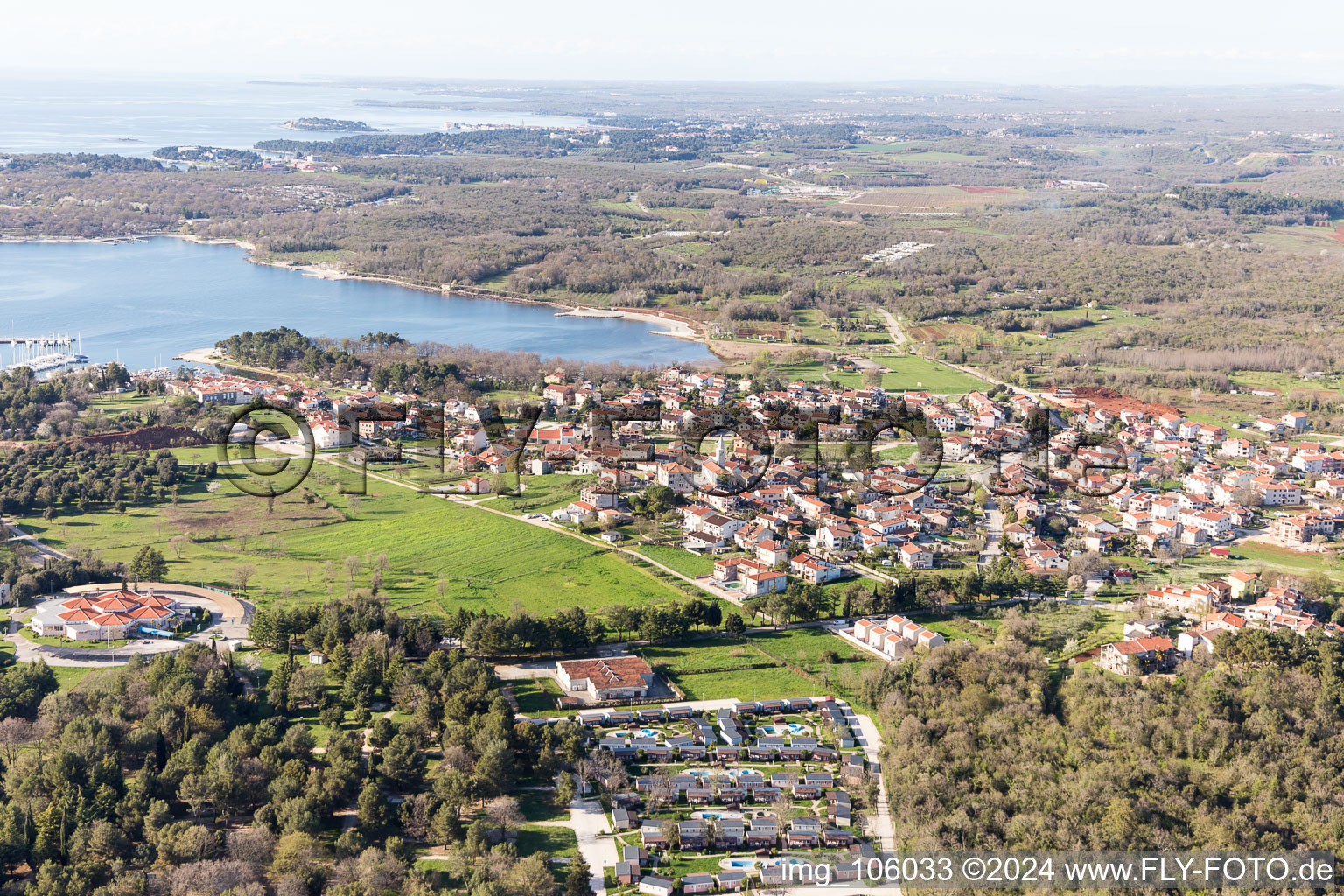 Photographie aérienne de Stancija Valkanela dans le département Gespanschaft Istrien, Croatie