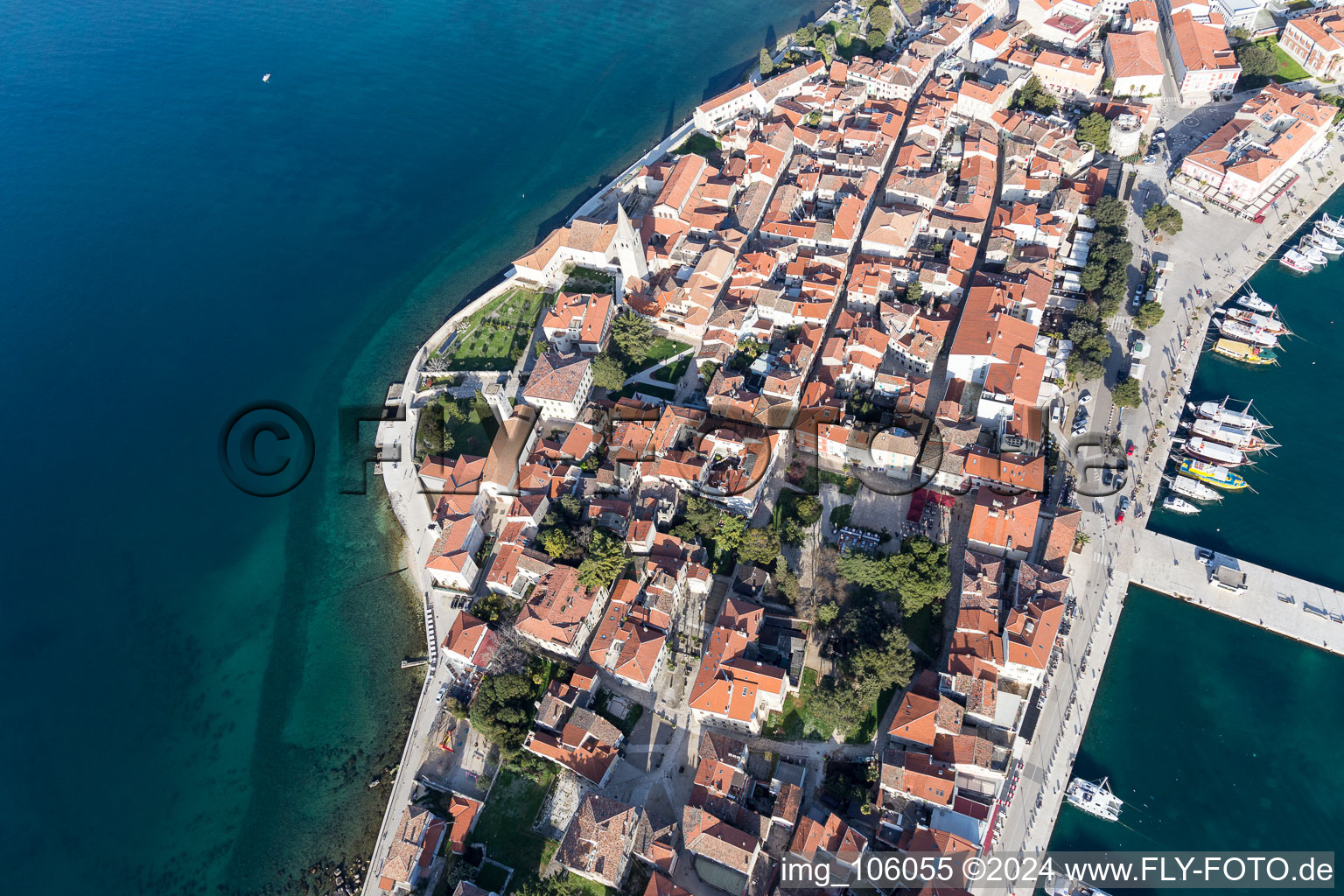 Vue oblique de Poreč dans le département Gespanschaft Istrien, Croatie