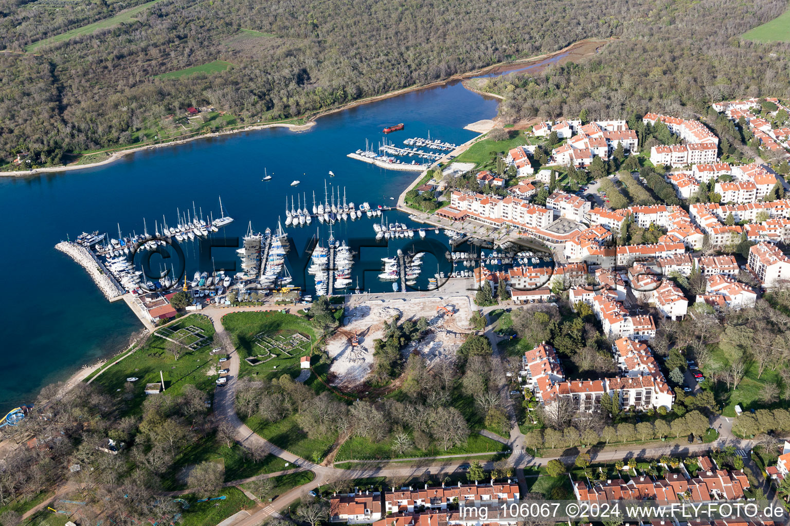 Vue aérienne de Cervar-Porat dans le département Gespanschaft Istrien, Croatie