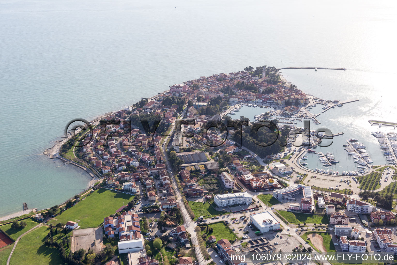 Vue aérienne de Karpinjan dans le département Gespanschaft Istrien, Croatie