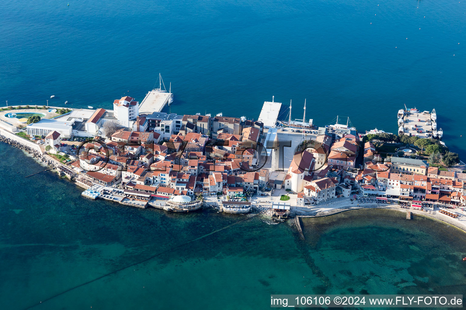 Umag dans le département Gespanschaft Istrien, Croatie hors des airs