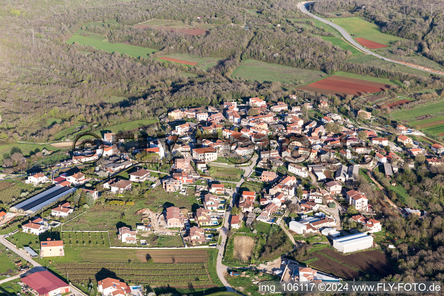 Vue aérienne de Nova Vas dans le département Gespanschaft Istrien, Croatie