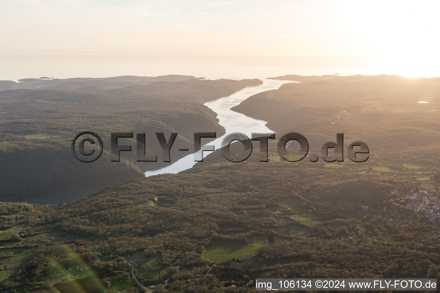 Vue aérienne de Jural dans le département Gespanschaft Istrien, Croatie