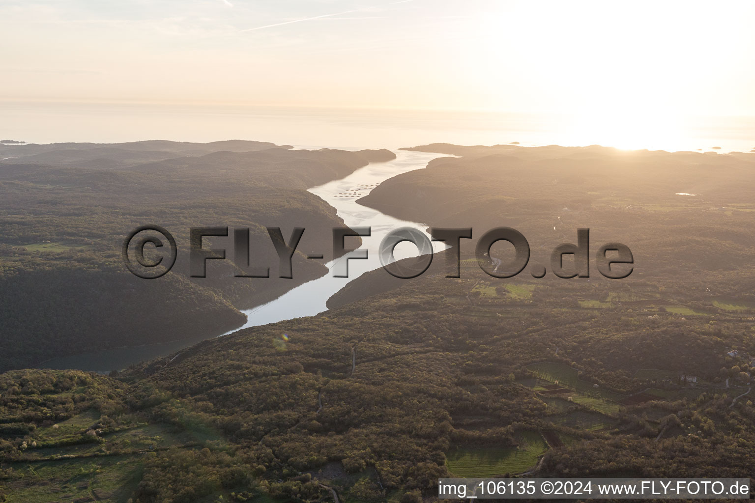 Vue aérienne de Jural dans le département Gespanschaft Istrien, Croatie