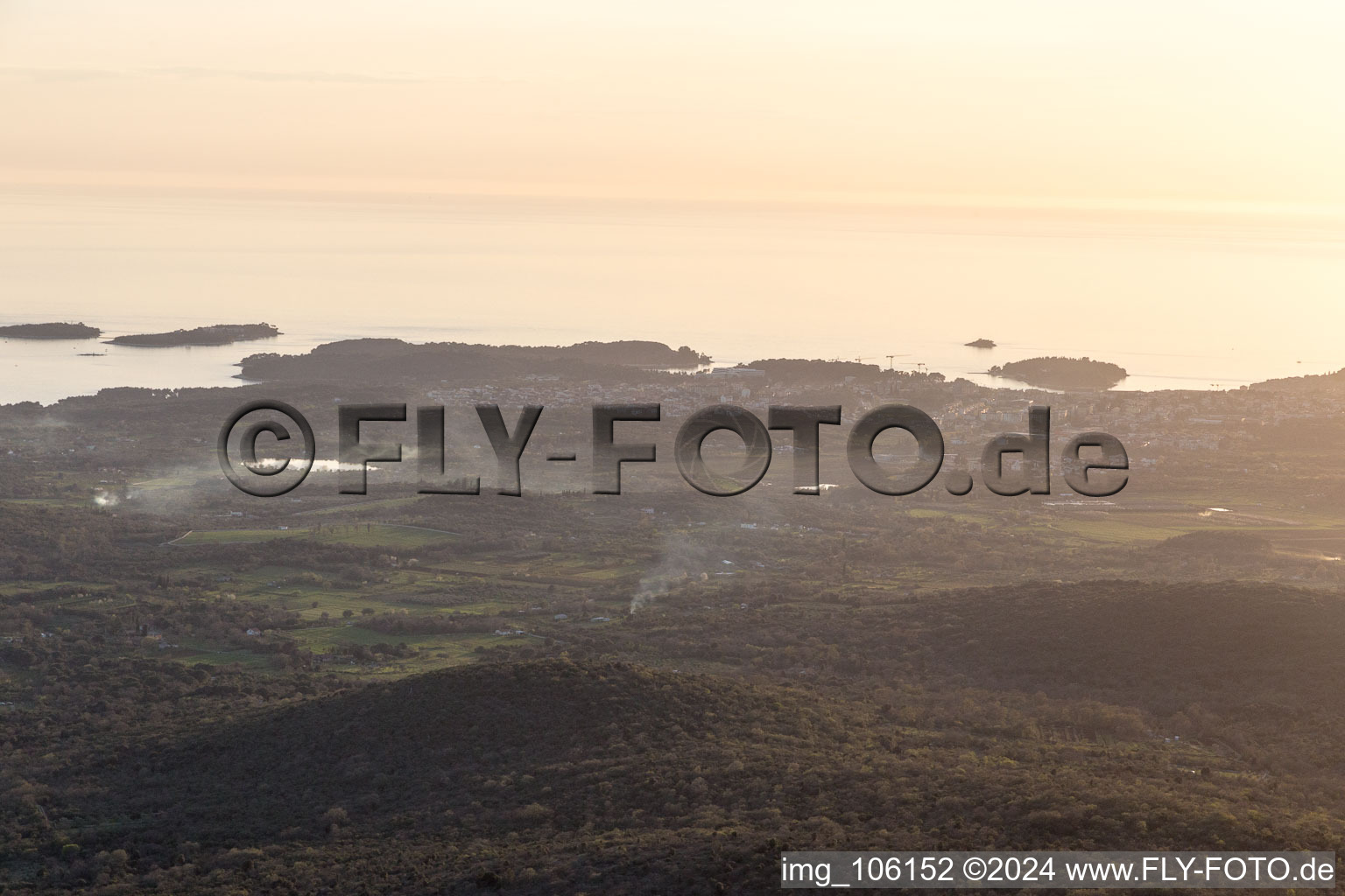 Rovinj dans le département Gespanschaft Istrien, Croatie depuis l'avion