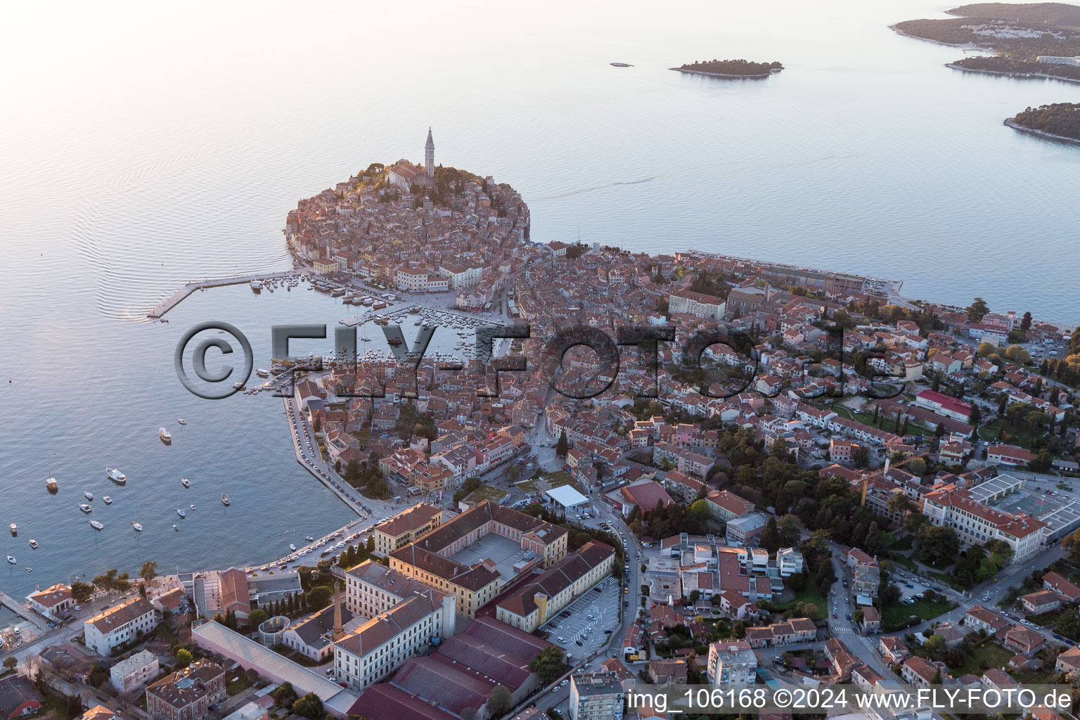 Image drone de Rovinj dans le département Gespanschaft Istrien, Croatie