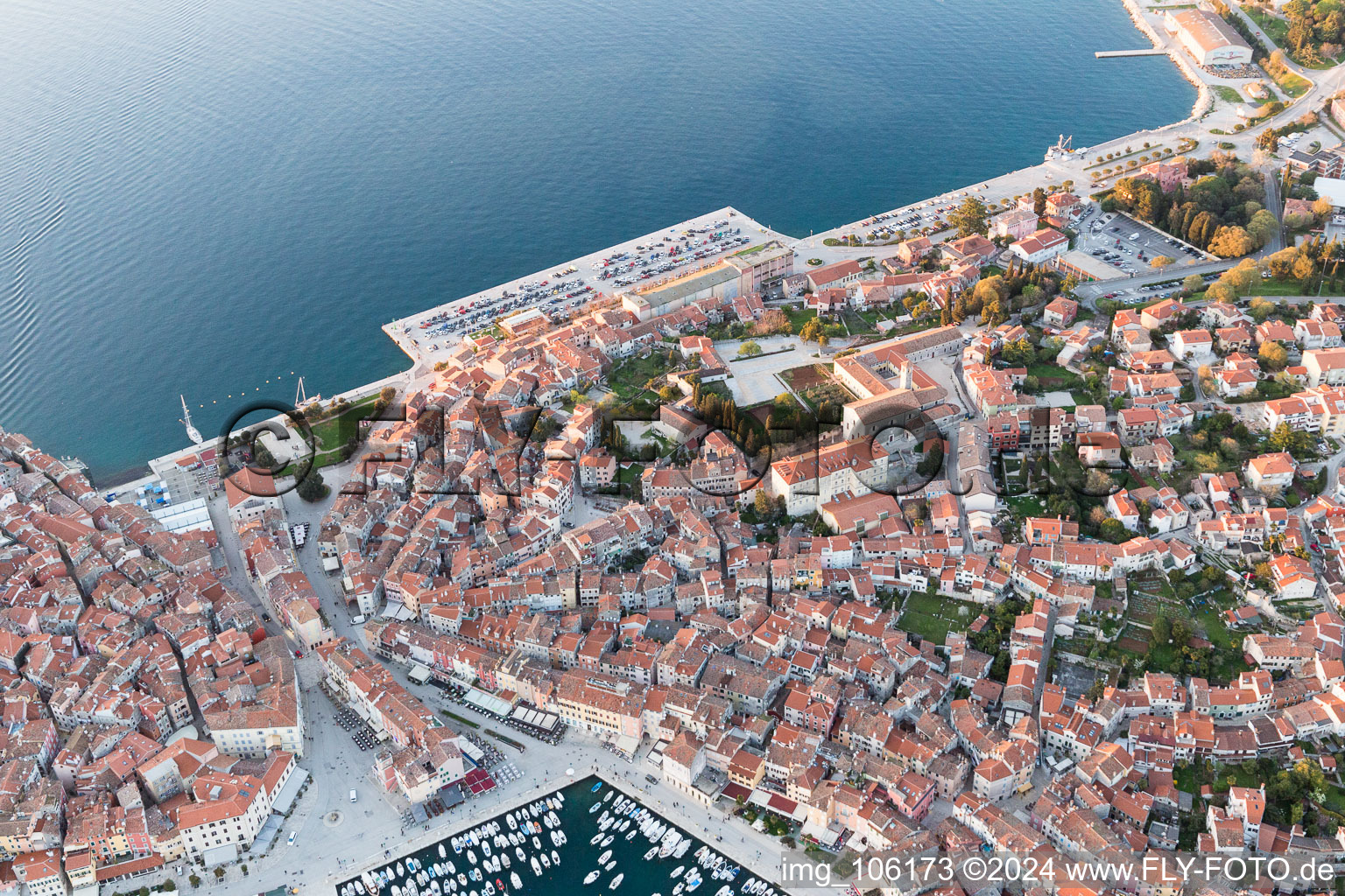 Vue aérienne de Rovinj dans le département Gespanschaft Istrien, Croatie