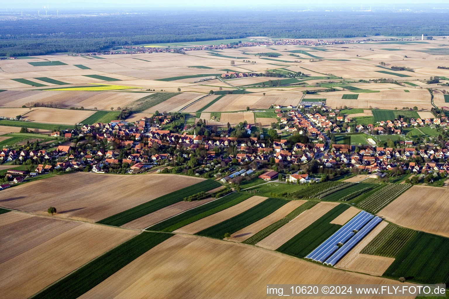 Vue d'oiseau de Seebach dans le département Bas Rhin, France