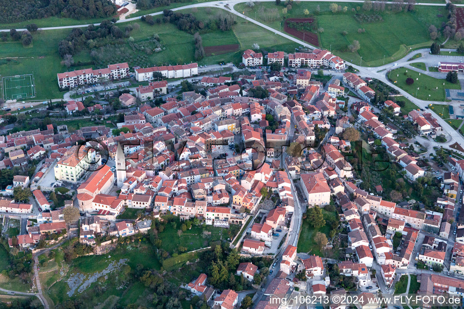 Vrsar dans le département Gespanschaft Istrien, Croatie depuis l'avion