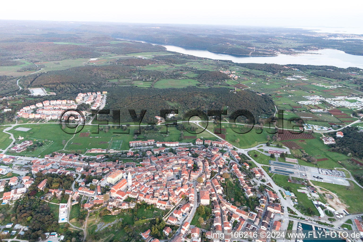 Vrsar dans le département Gespanschaft Istrien, Croatie vue du ciel