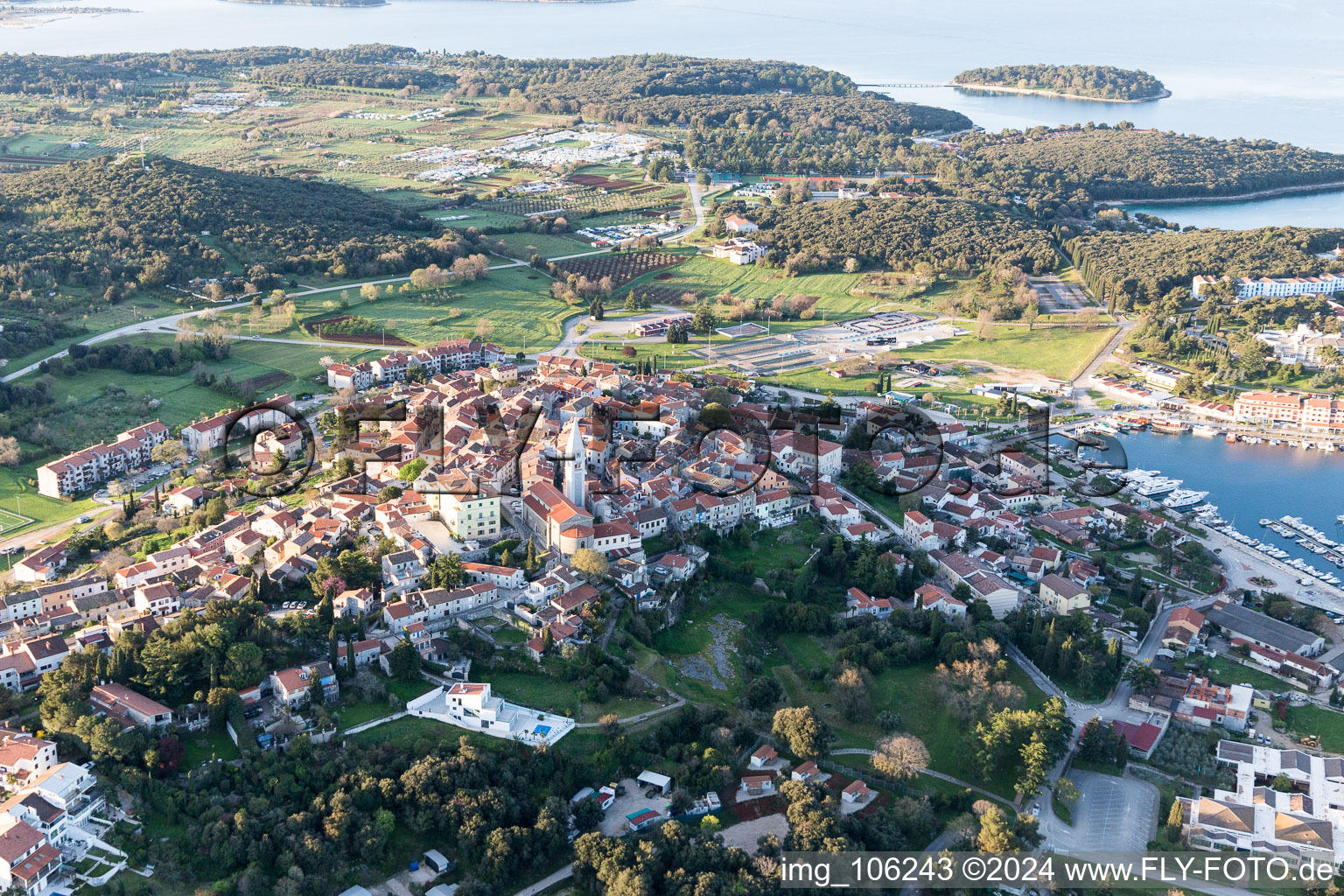 Stancija Valkanela dans le département Gespanschaft Istrien, Croatie d'un drone