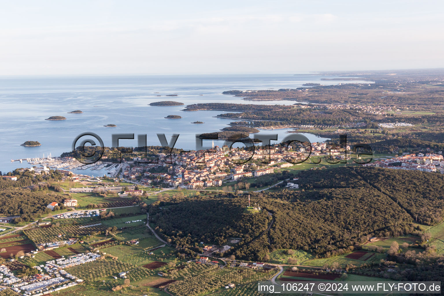 Image drone de Vrsar dans le département Gespanschaft Istrien, Croatie