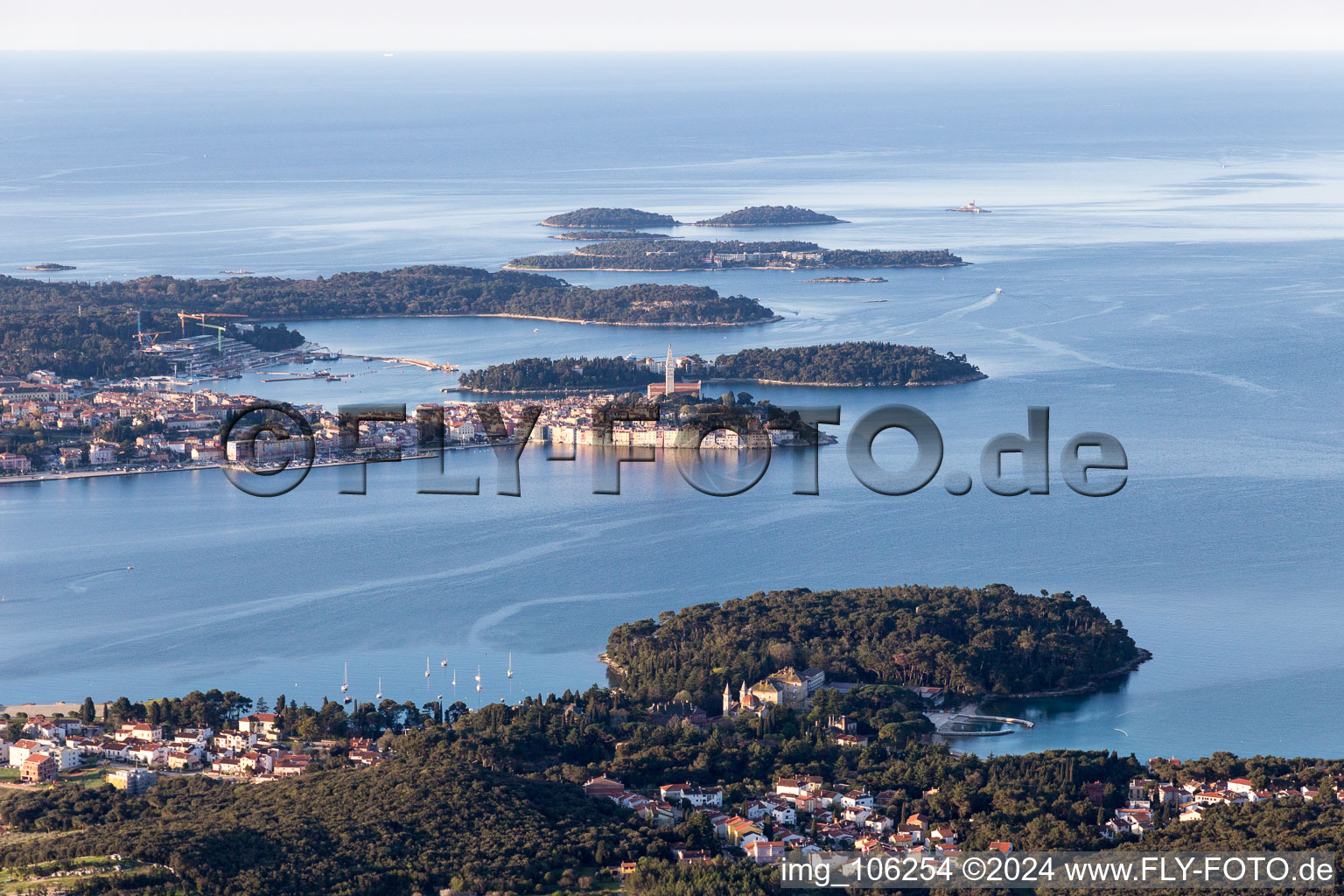 Vue oblique de Vrsar dans le département Gespanschaft Istrien, Croatie