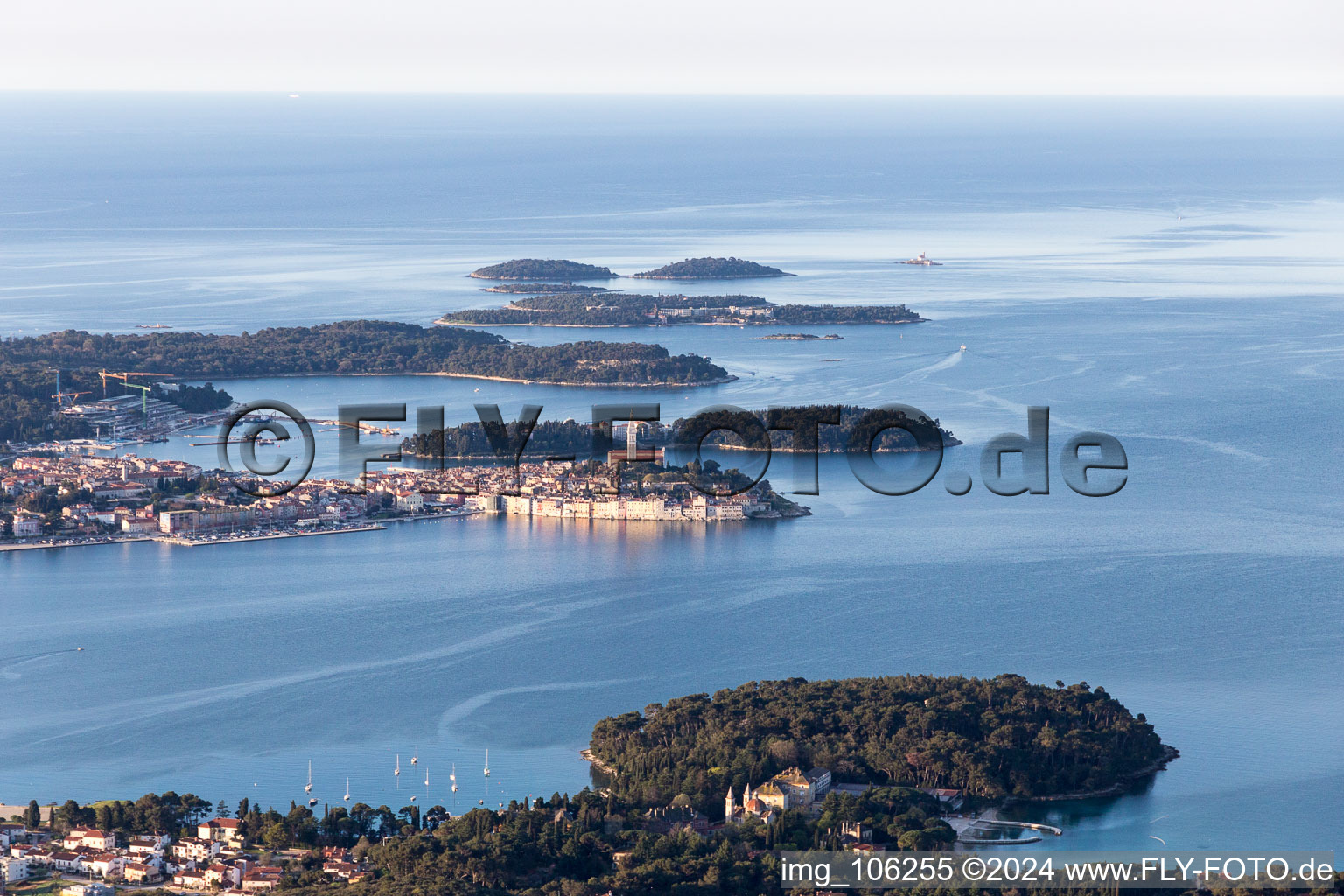 Rovinj dans le département Gespanschaft Istrien, Croatie d'un drone