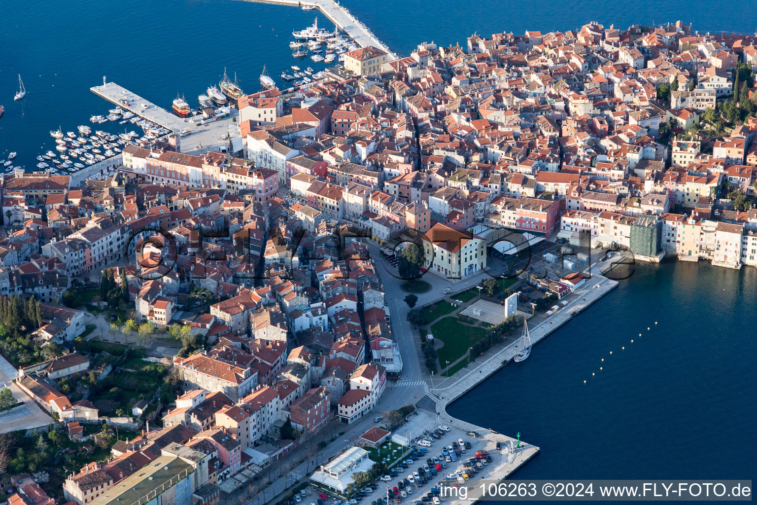 Rovinj dans le département Gespanschaft Istrien, Croatie vue d'en haut