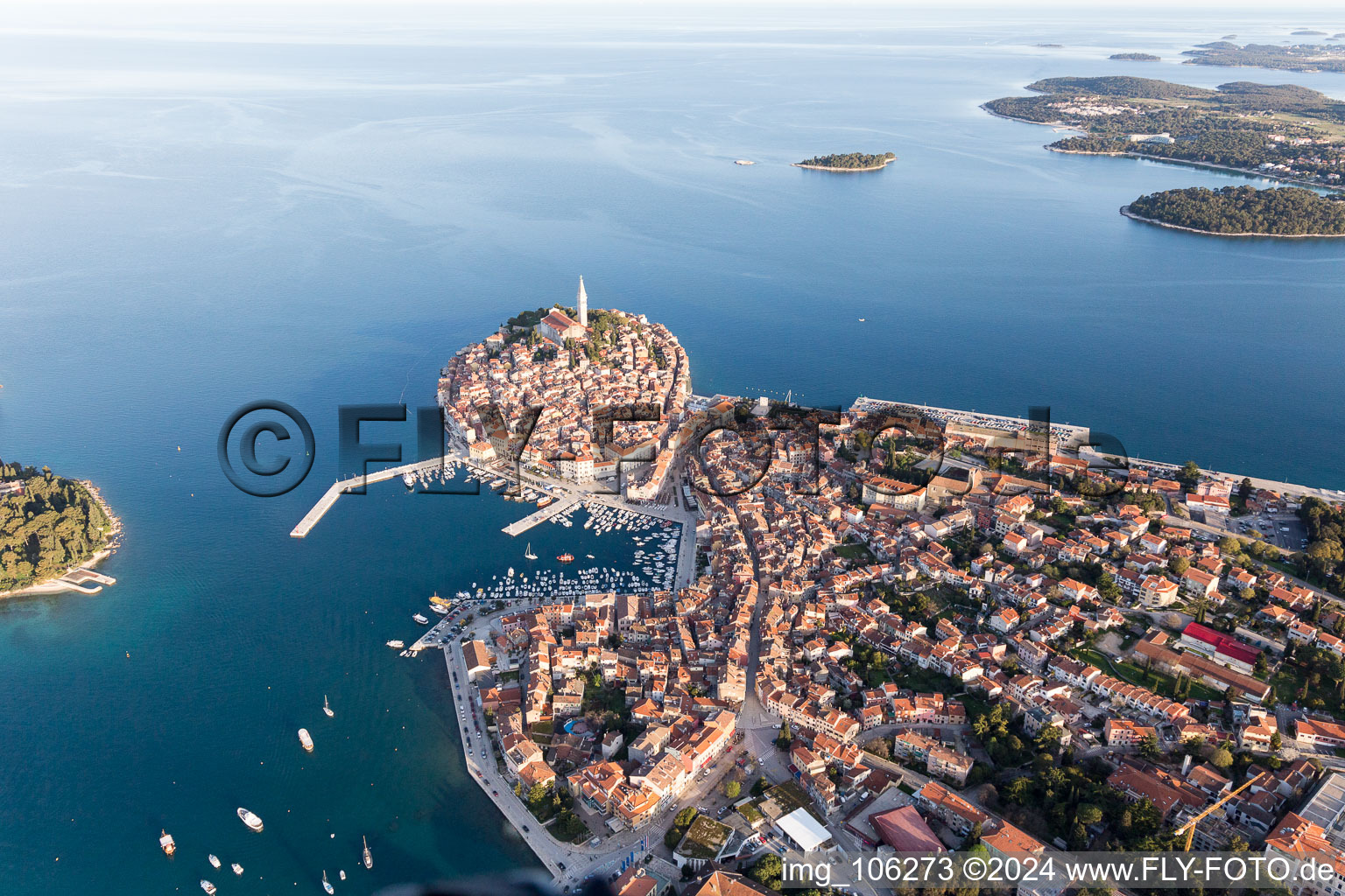 Rovinj dans le département Gespanschaft Istrien, Croatie vu d'un drone