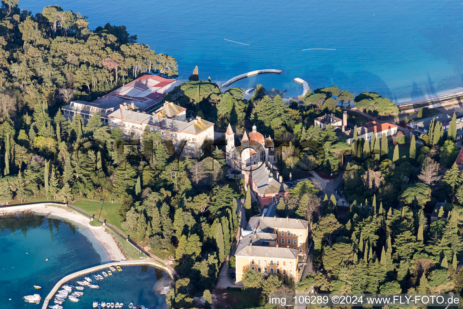 Vue d'oiseau de Rovinj dans le département Gespanschaft Istrien, Croatie