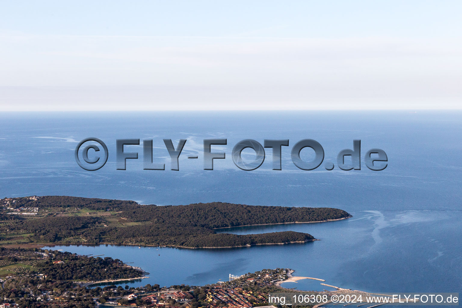 Vrsar dans le département Gespanschaft Istrien, Croatie d'un drone