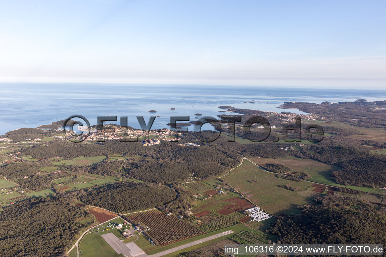 Vrsar dans le département Gespanschaft Istrien, Croatie depuis l'avion