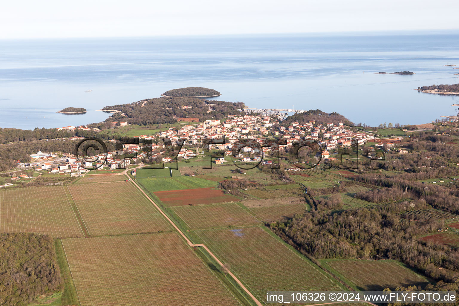 Vue aérienne de Fuškulin dans le département Gespanschaft Istrien, Croatie