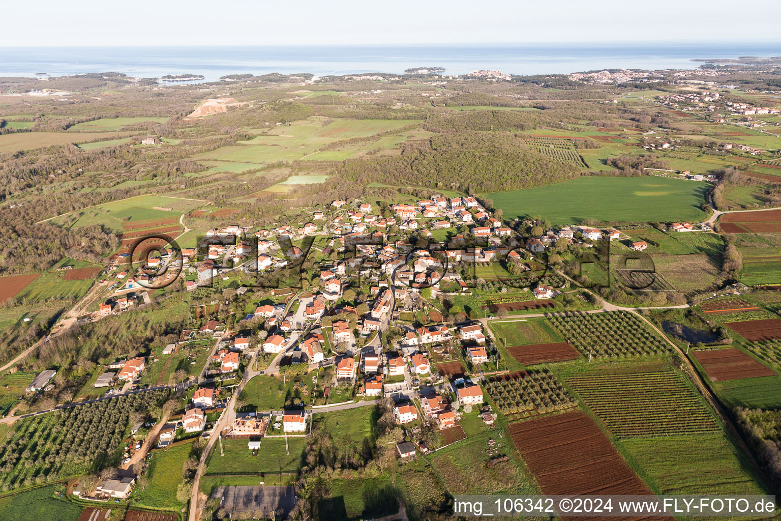 Vue aérienne de Mušalež dans le département Gespanschaft Istrien, Croatie