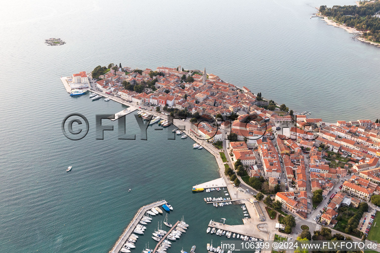 Poreč dans le département Gespanschaft Istrien, Croatie vue d'en haut