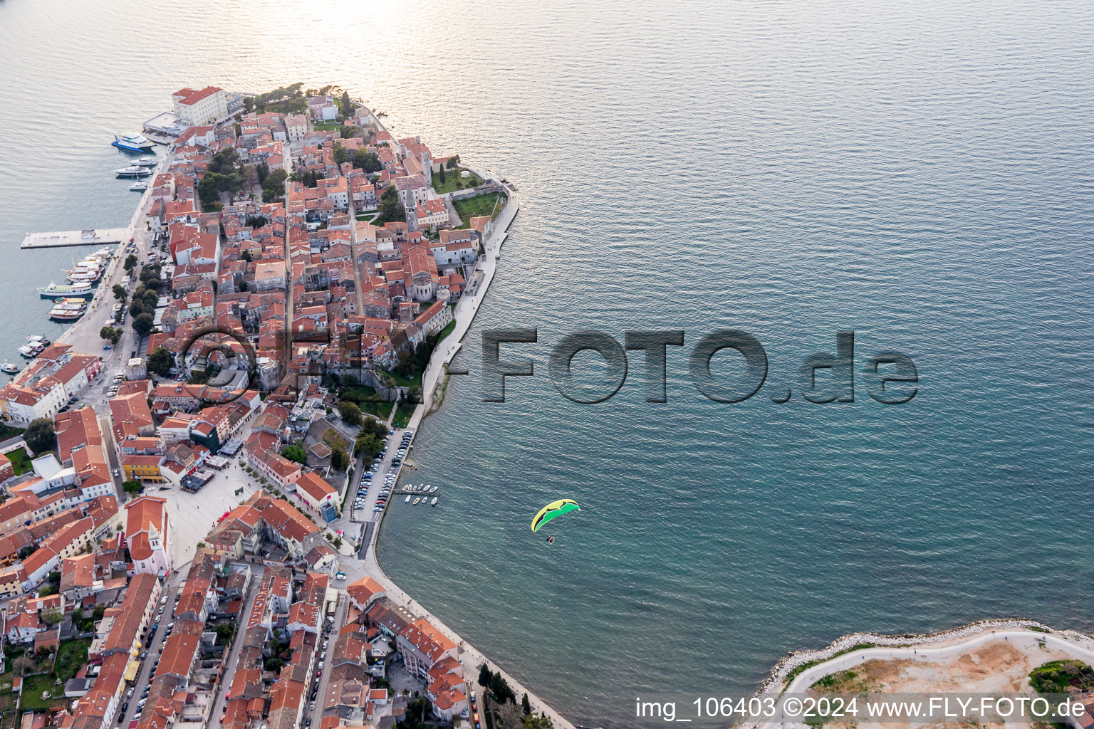 Poreč dans le département Istrie, Croatie depuis l'avion