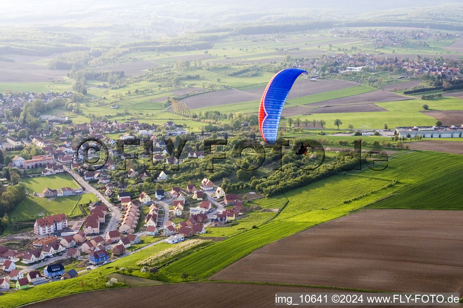 Image drone de Hohwiller dans le département Bas Rhin, France