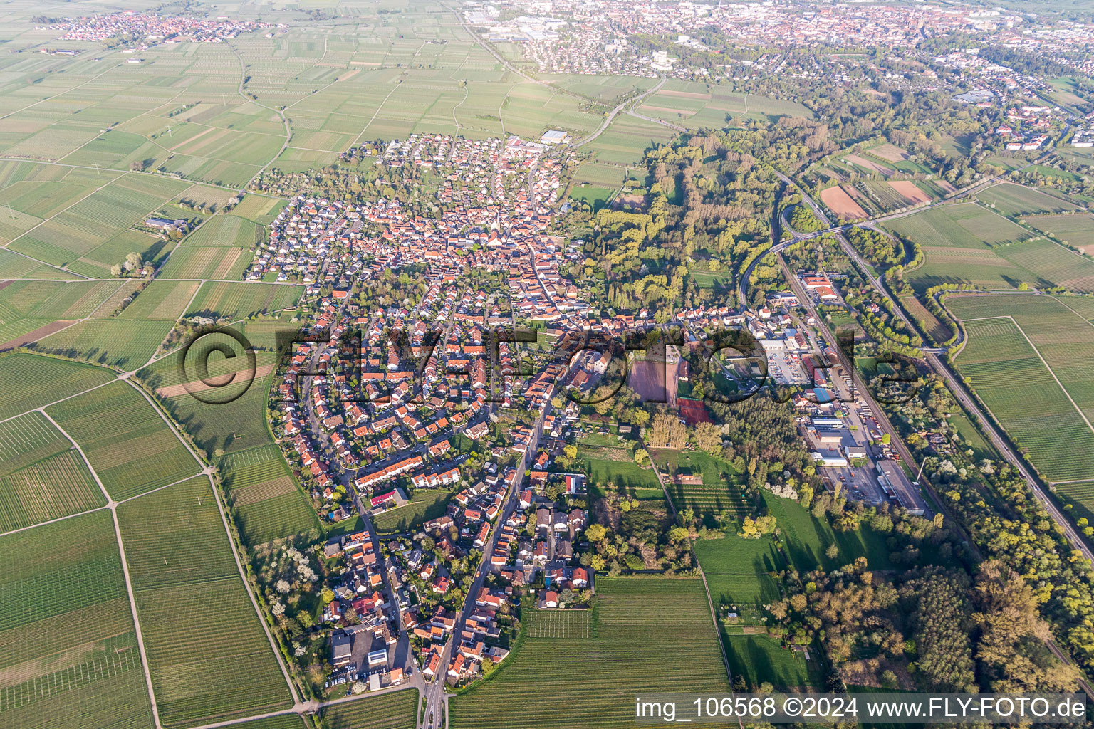 Enregistrement par drone de Siebeldingen dans le département Rhénanie-Palatinat, Allemagne