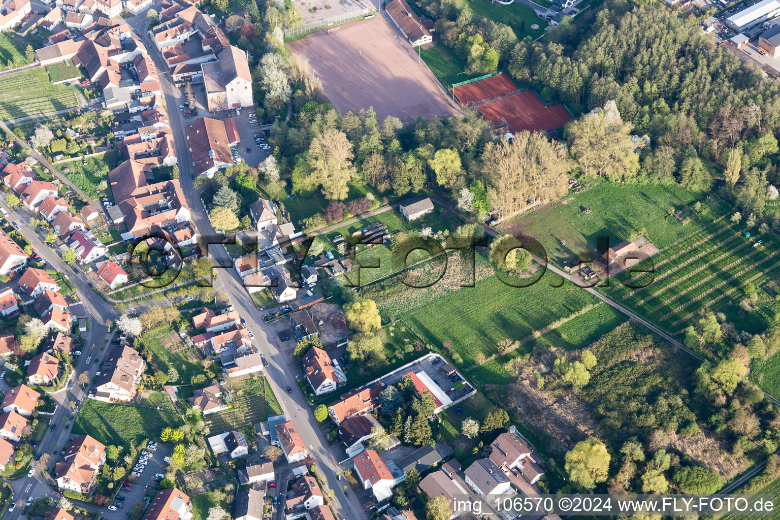 Quartier Godramstein in Landau in der Pfalz dans le département Rhénanie-Palatinat, Allemagne vu d'un drone